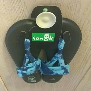 NWT!! Sanuk yoga sling 2 sandles